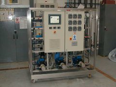 ���B͸�ں�ˮ�����đ��ã����D��